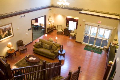 Country Inn & Suites - Main Lobby With Fireplace