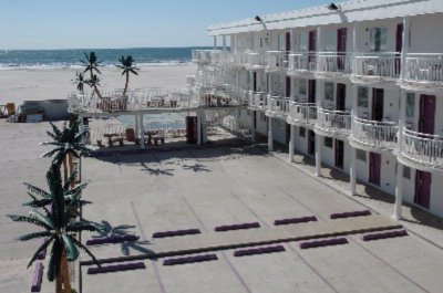 Coliseum Ocean Resort - 