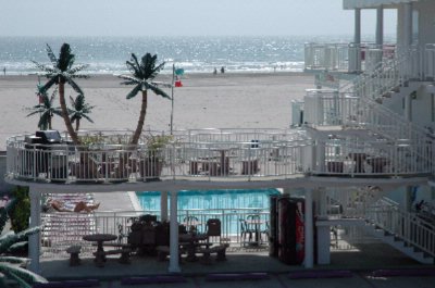 Coliseum Ocean Resort - 