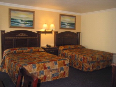 Econo Lodge - 
