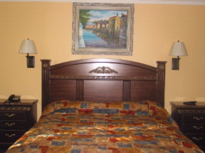 Econo Lodge - 