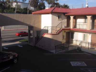 Econo Lodge - 