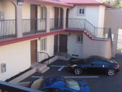 Econo Lodge - 