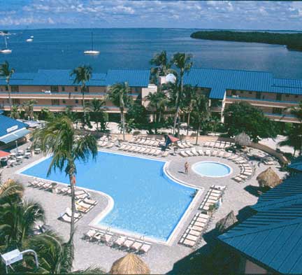 Tween Waters Inn - Pool Ariel