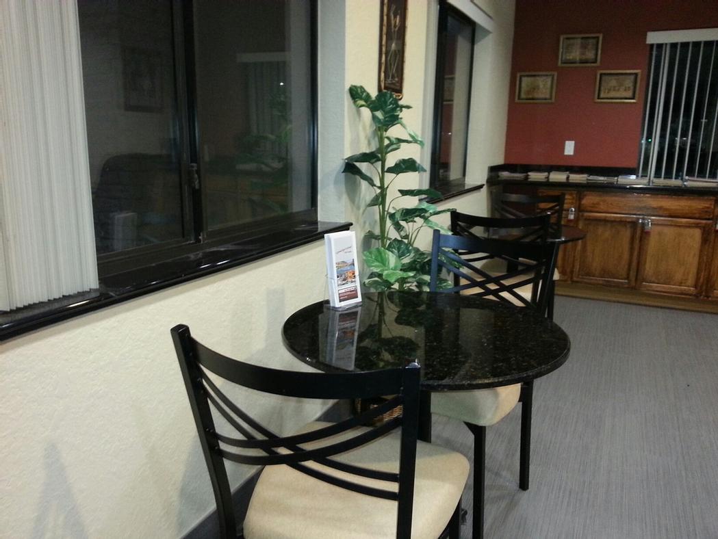 Rodeway Inn & Suites - 