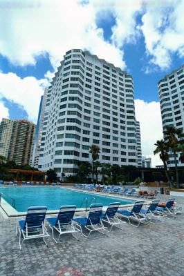 Four Ambassadors Condo Suites Hotel - 