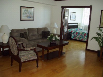 Four Ambassadors Condo Suites Hotel - 