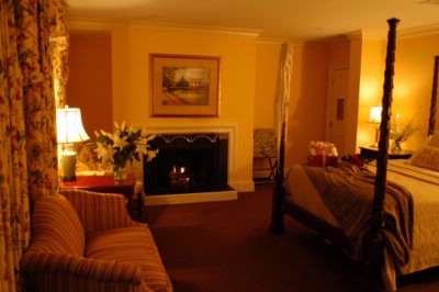 Planters Inn on Reynolds Square - Planters Fireplace Room