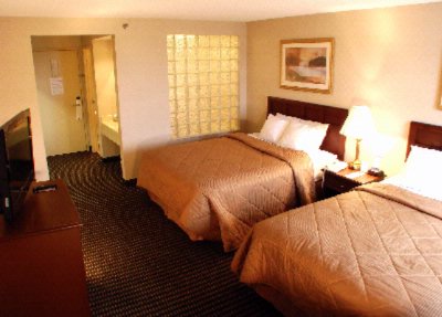 Comfort Inn Utica - Queen Queen W/whirlpool