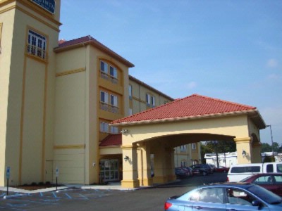 La Quinta Inns & Suites - 