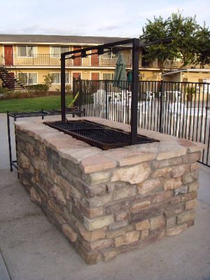 Travelodge Santa Maria - Barbeque Pit
