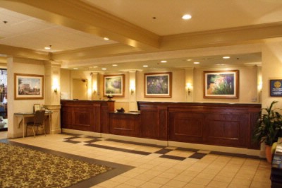 Holiday Inn Lodge & Conference Center - Lobby Of Three Oaks Lodge Holiday Inn-crystal Lake
