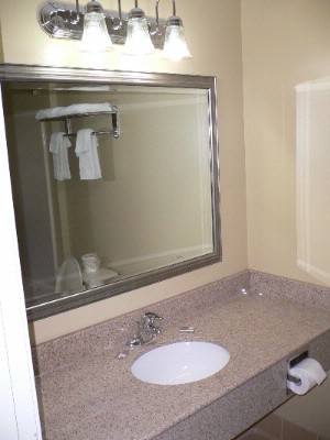 Motel 6 Harrisburg / Hershey - Bathroom