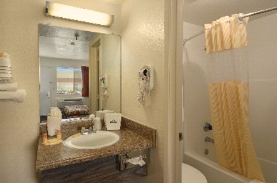Days Inn & Suites - 