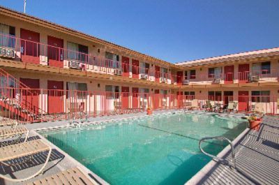 Days Inn & Suites - 