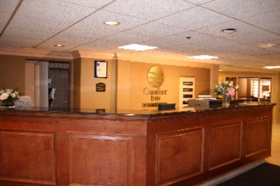 Comfort Inn Livonia - Front Desk