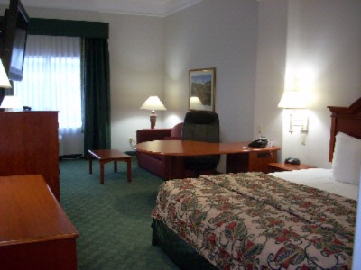 La Quinta Inn & Suites - Business Suites Available