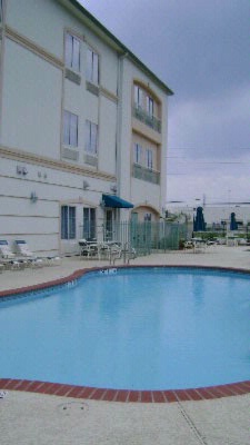 La Quinta Inn & Suites - Sparkling Outdoor Pool And Spa