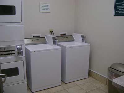 La Quinta Inn & Suites - 