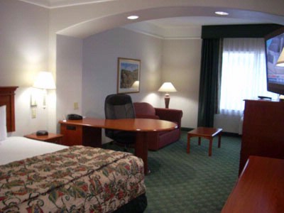 La Quinta Inn & Suites - 