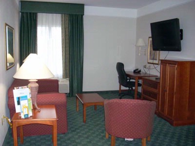 La Quinta Inn & Suites - 