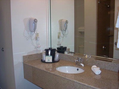La Quinta Inn & Suites - 