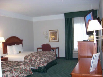 La Quinta Inn & Suites - 