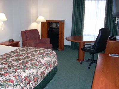 La Quinta Inn & Suites - 