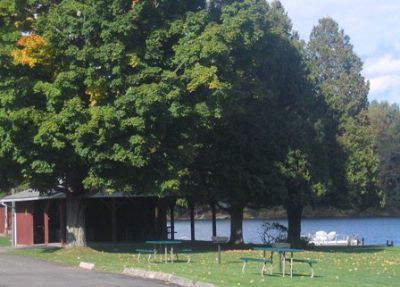 Red Carpet Inn on the Lake - Picnic Pavilion