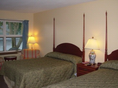 Red Carpet Inn on the Lake - 2 Double Beds - Lakeview