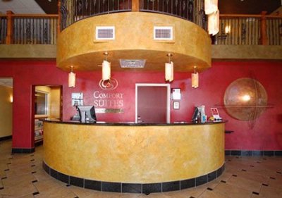 Comfort Suites Airport - Front Desk View