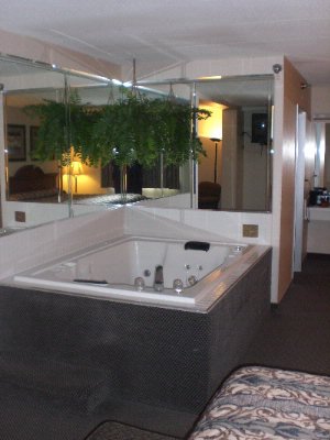 Inn of Hammond - Hot Tub Room