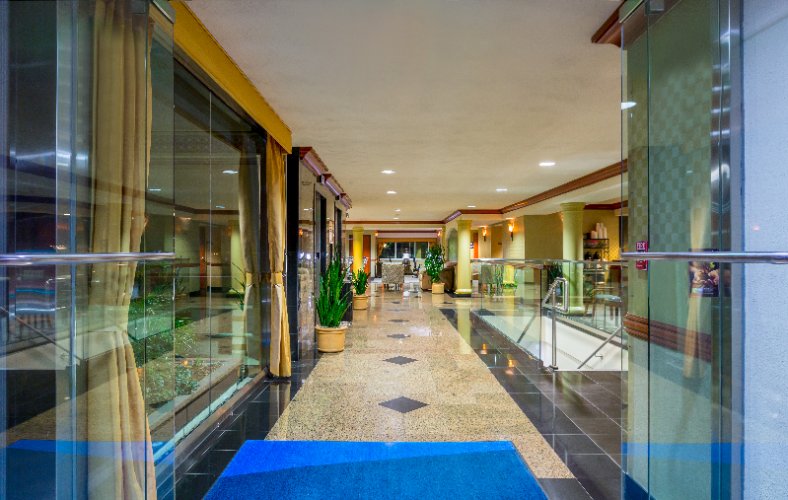 Holiday Inn Express Downtown San Diego - Hotel Lobby