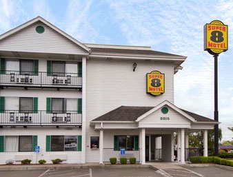 Super 8 - 