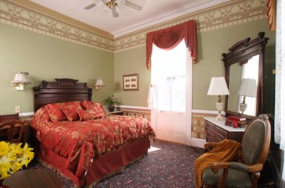 The Queen Victoria B & B - The Prince Alfred Room Feature Two Balconies With Ocean Views