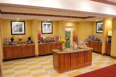 Hampton Inn Hampton Newport News - Our Breakfast Staff Keeps The Counters Well-stocked With A Different Hot Menu Each Day.
