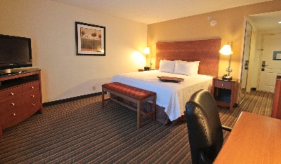 Hampton Inn Hampton Newport News - King Standard Room Features 32 Inch Flat Screen Tv Microwave Refrigerator & Free High Speed Internet