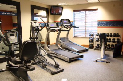 Hampton Inn Hampton Newport News - You'll Be Able To Keep Up With Your Exercise Program In Our Fitness Center.