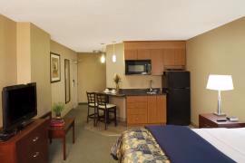 Travelodge Oshawa Whitby - Sleepy Bear Den The Perfect Choice For Kids