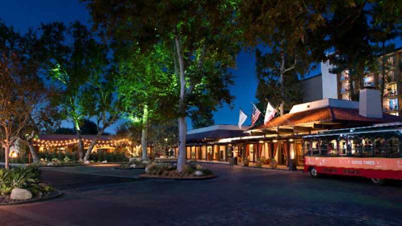 Image of Beverly Garland Holiday Inn at Universal Studios