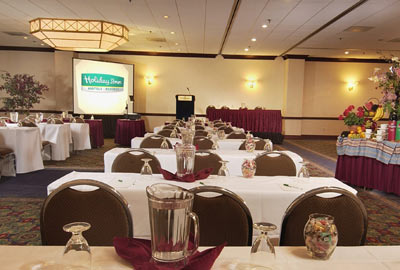 Holiday Inn National Airport - 