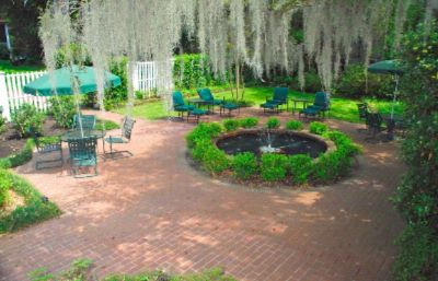 Rhett House Inn - Rhett House Inn Courtyard