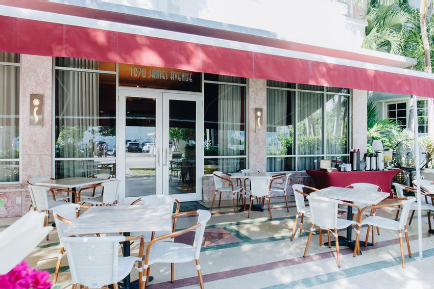 Crest Hotel Suites - 