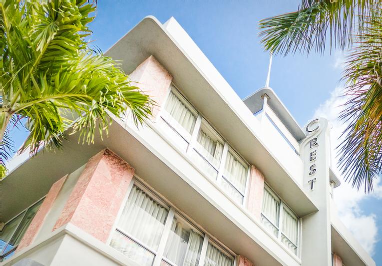 Crest Hotel Suites - 
