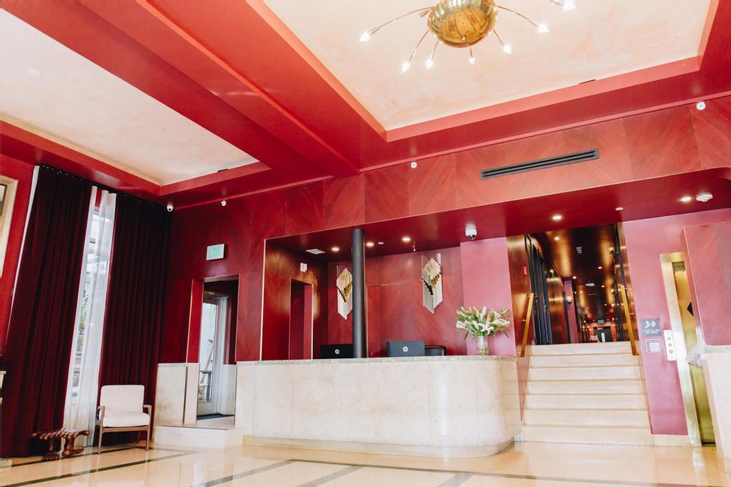 Crest Hotel Suites - 