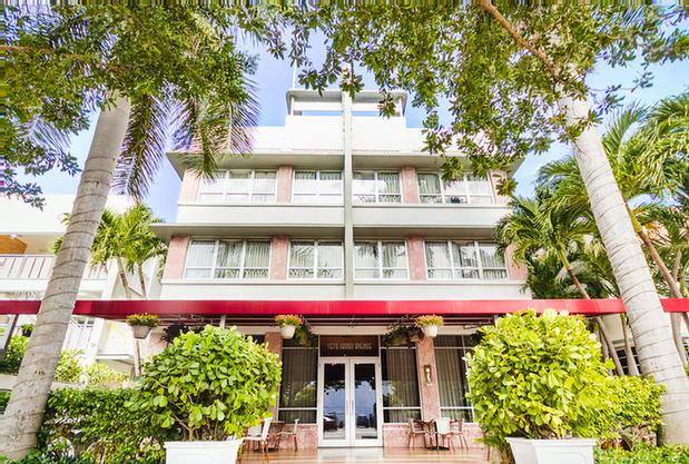 Crest Hotel Suites - 