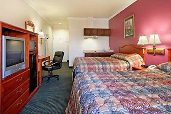 Super 8 Motel - 