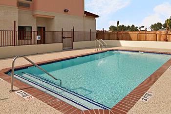 Super 8 Motel - 
