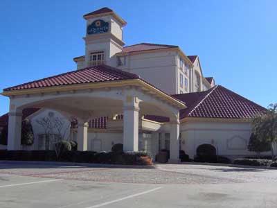La Quinta Inns & Suites Dallas North Central - 