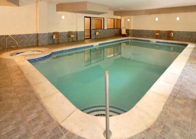 Comfort Suites Downtown Athens - Pool And Hot Tub